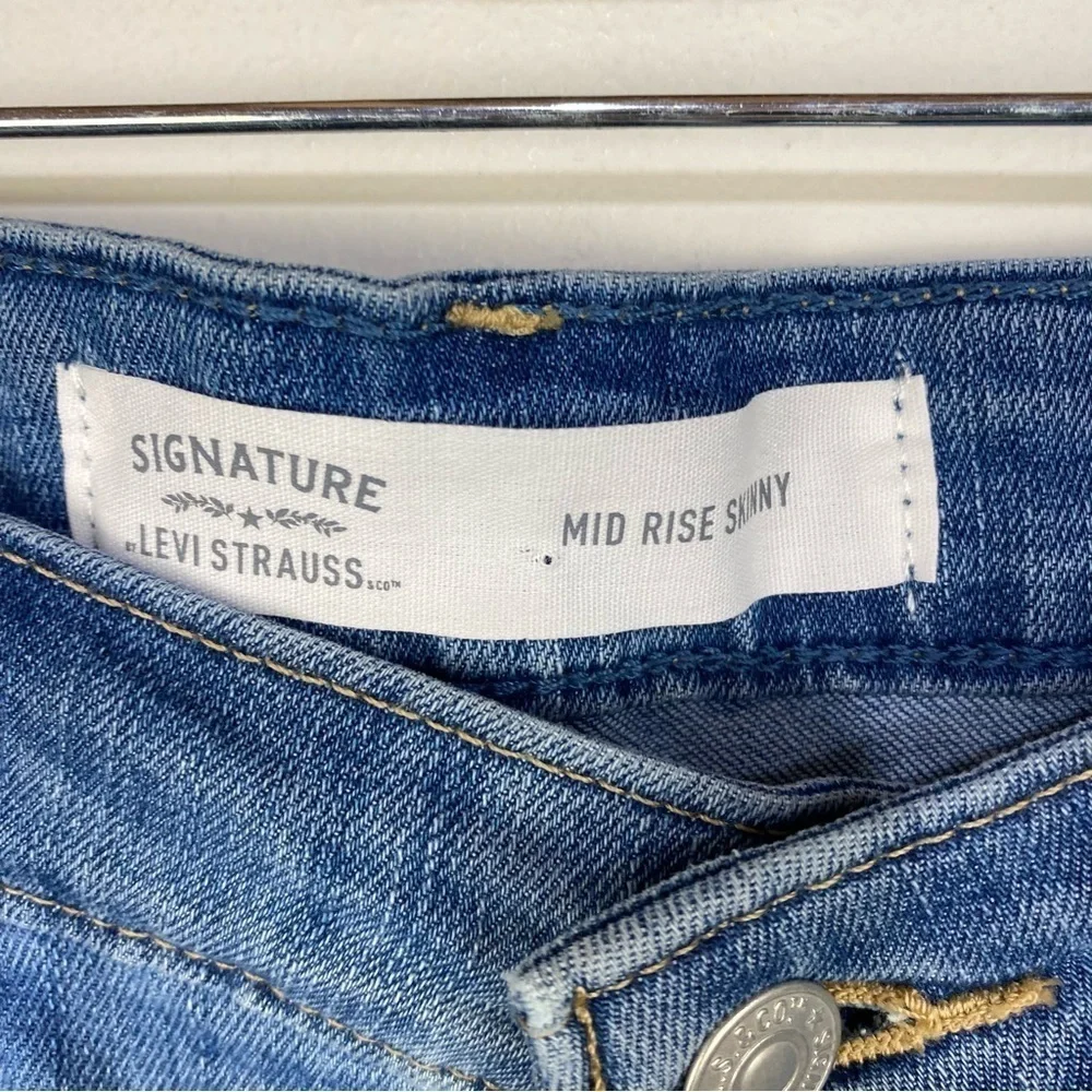 Levi's Mid Rise Skinny Medium Wash Denim Jeans